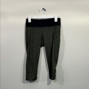Lululemon 3/4 leggings 16” inseam size S